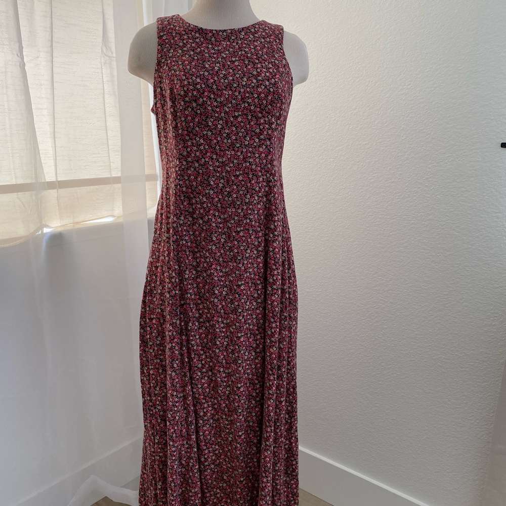 Dress Barn Sleeveless Midi Dress in Maroon Floral